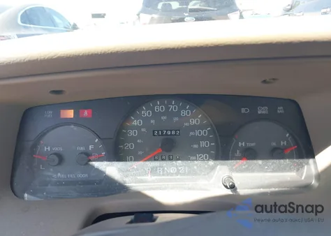 2005 Mercury Grand Marquis Ls/Lse from USA, damaged, VIN 2MEFM75W55X643620